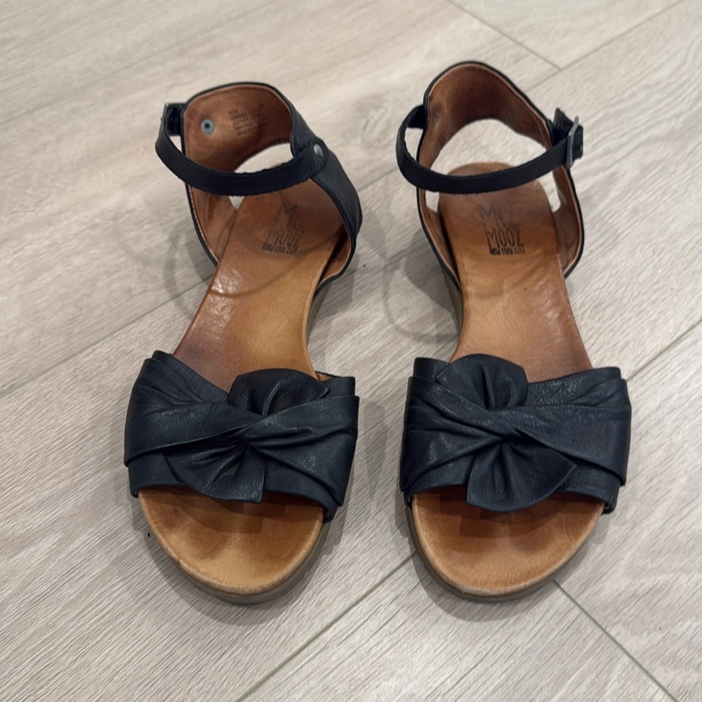 Miz Mooz NYC Dory Black Leather Bow Sandals with Ankle Strap Size 39